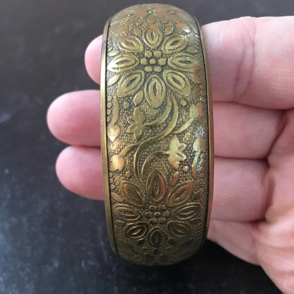 Gold brass floral etched wide bangle bracelet - Picture 8 of 9